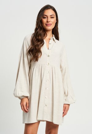 - Sukienka koszulowa