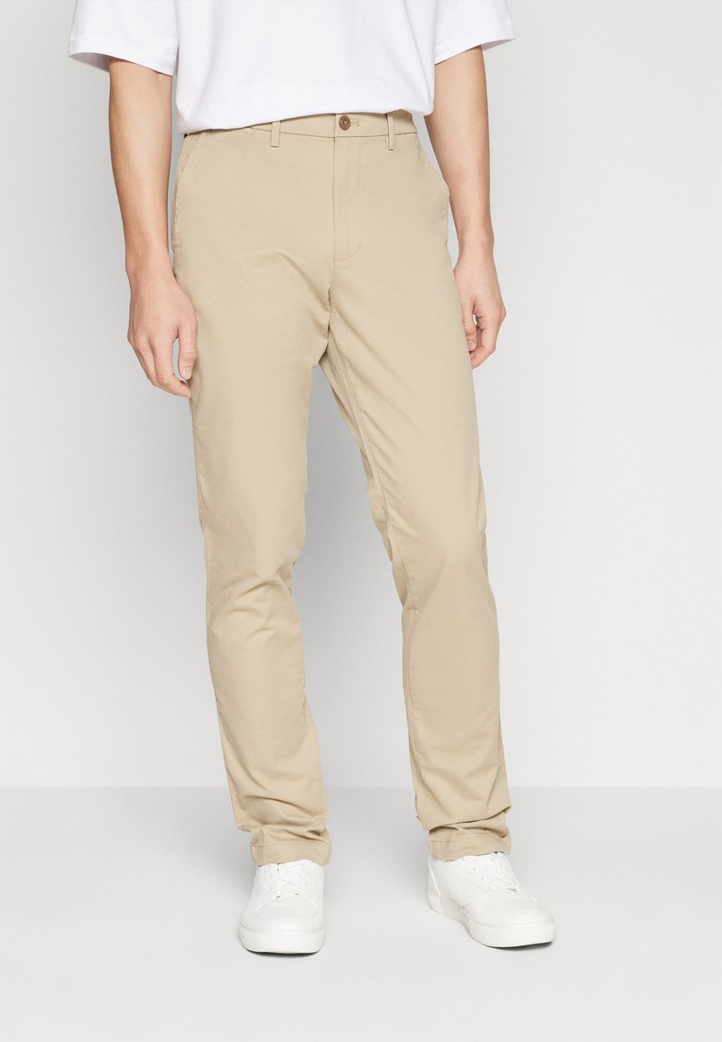 GAP ESSENTIAL SLIM FIT - Pantalones chinos - khaki