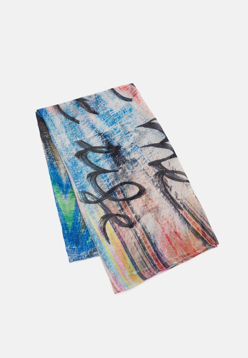 Écharpe pliée avec motifs abstraits multicolores et texte noir de style coup de pinceau sur un fond clair.
