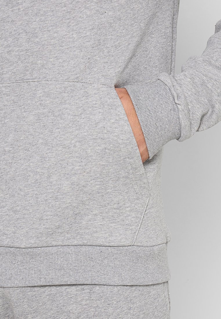 Kapuzenpullover