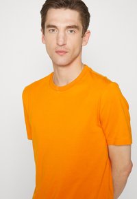BOSS THOMPSON - T-shirt básica - open orange