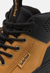 Timberland MAPLE GROVE SPORT MID - Sneakers alte - wheat