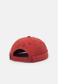 Puma PRIME DOCKER HAT UNISEX - Gorro - chili oil