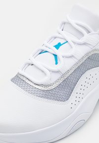 Jordan Matalavartiset tennarit - white