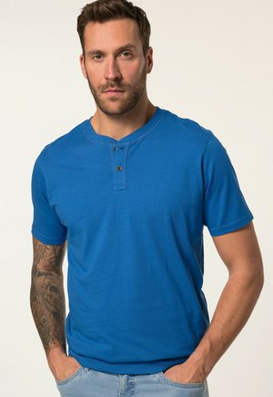 Modrá krátká halenka henley z bavlny, s kulatým výstřihem, tříknoflíkovou légou a hladkým povrchem.