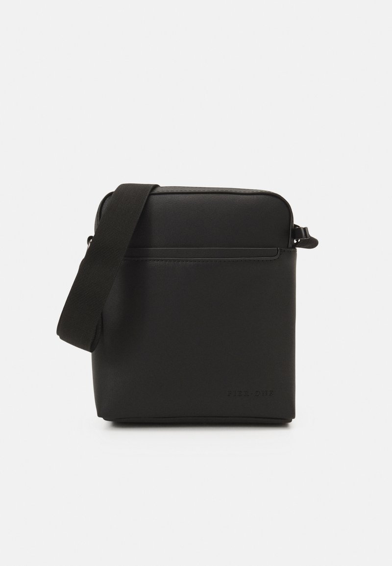 Pier One Skulderveske - black