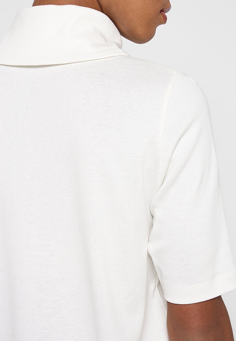 SLIM FIT