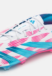 adidas Performance PREDATOR ELITE FIRM GROUND - Scarpe da calcio per terreni duri - footwear white/solar blue/solar pink