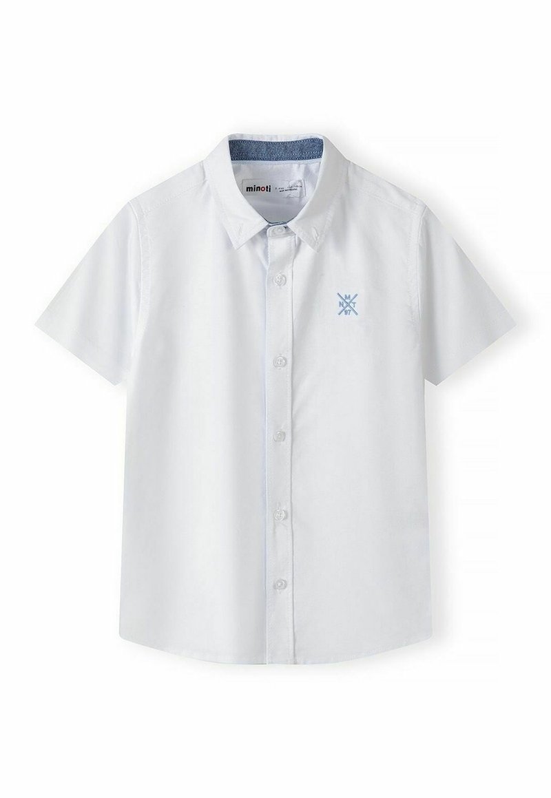 Chemise blanche à manches courtes avec boutons, col, bordure intérieure de col bleue et petit logo bleu brodé sur la poitrine gauche.