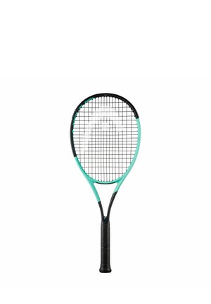 Tennisschläger mit schwarzem und türkisfarbenem Rahmen und schwarzem Griff, bespannt mit schwarzen Saiten, vertikal auf weißem Hintergrund gezeigt.