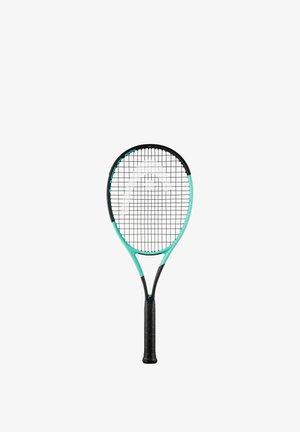 Racchetta da tennis con telaio nero e verde acqua e manico nero, incordata con corde nere, mostrata in verticale su sfondo bianco.
