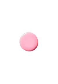 Glanzende, ronde blob van roze nagellak, gladde textuur, levendige tint, met subtiele highlights die het licht weerkaatsen.
