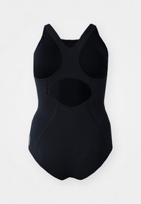 Maillot de bain une pièce noir avec un design à dos nageur, présentant des découpes sur les côtés et des coutures contrastées. Fabriqué en matériau extensible.