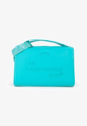 Sac bandoulière rectangulaire turquoise avec texte embossé "V°73" et "I AM A RESPONSIBLE BAG" ainsi qu'une bandoulière ajustable avec détail "73".
