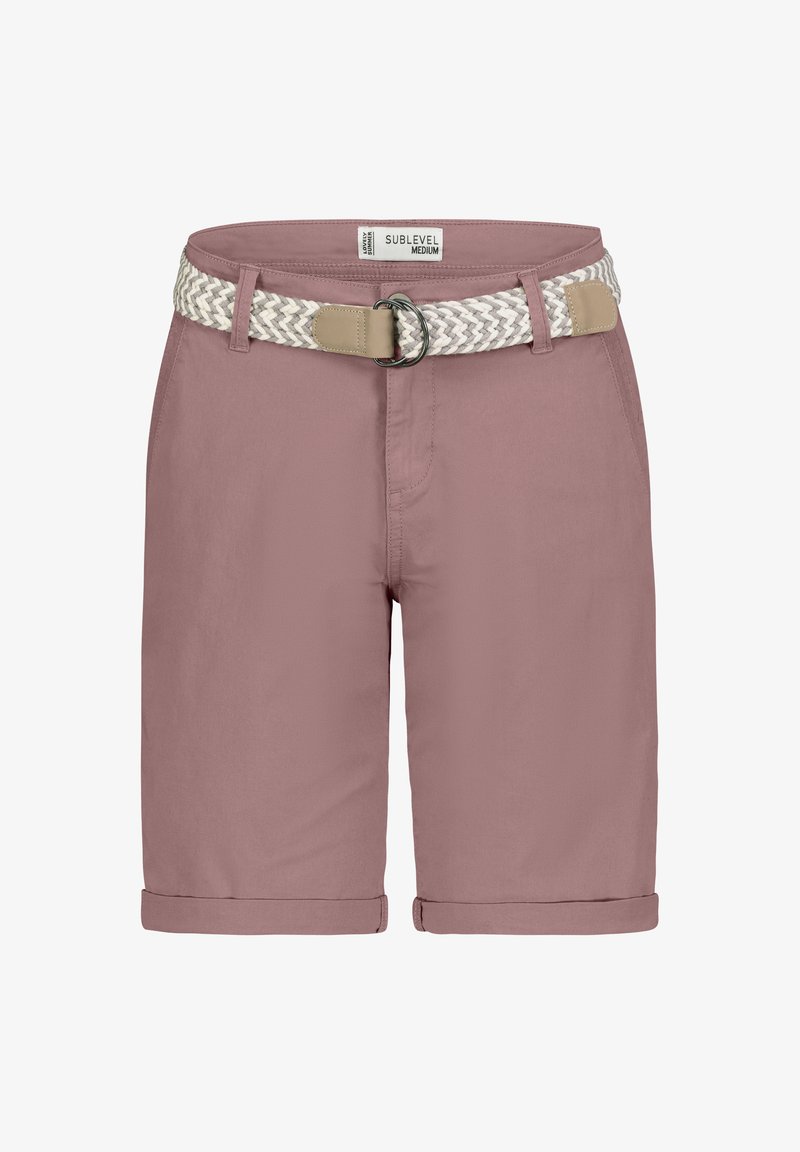 Helle mauve Shorts mit umgeschlagenen Säumen, gefertigt aus Baumwolle. Mit einem geflochtenen weißen und beigen Gürtel, Fronttaschen und einem Etikett am Bund.