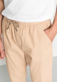 Denim Project DPJUTA PANT - Calças - ginger root
