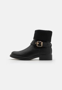 Δεν επιλέχθηκε, black