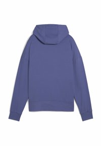 Hanorac cu glugă de culoare violet, cu o croială lejeră, având mâneci lungi, manșete și un tiv ribbrate. Textură netedă, fără modele sau accente vizibile.
