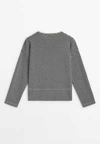 Top a maniche lunghe a righe con scollo tondo, righe orizzontali bianche e nere e taglio cropped con colletto solido.