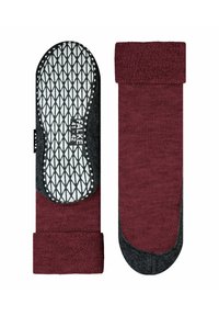 Czerwone i szare skarpetki do kostek z teksturowaną górą, wyściełanym ściągaczem i gumowaną, wzorzystą podeszwą dla lepszej przyczepności. Widoczna etykieta marki.