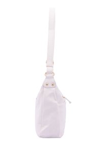 Borsa a mano bianca in pelle con una texture morbida, dotata di una sola tracolla, dettagli in metallo dorato e una tasca laterale con zip.