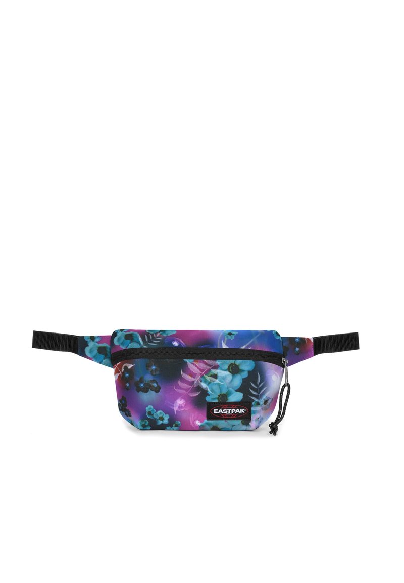 Marsupio con stampa floreale blu e viola realizzato in tessuto resistente. Dotato di chiusura con cerniera e tracolla nera regolabile.