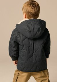 Next REGULAR FIT czarny