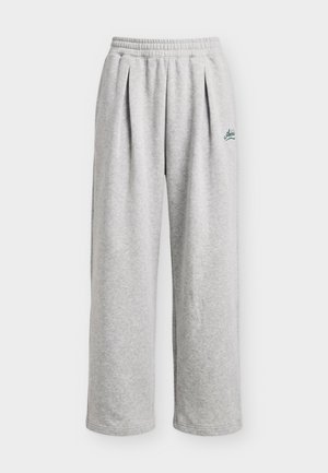 Under Armour, RIVAL PLEATED VARSITY - Pantalon de survêtement - mod gray light heather/arden green