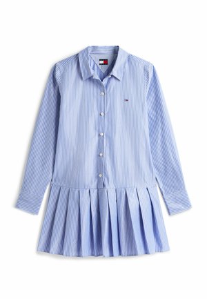 Langærmet skjortekjole med blå og hvide lodrette striber, krave, knaplukning foran, plisseret kant og lille farvelogo på venstre bryst.