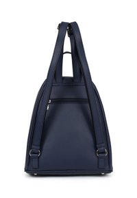 Zaino in pelle blu navy con spallacci regolabili, manico superiore e tasca sul retro con zip. Texture liscia e design strutturato.