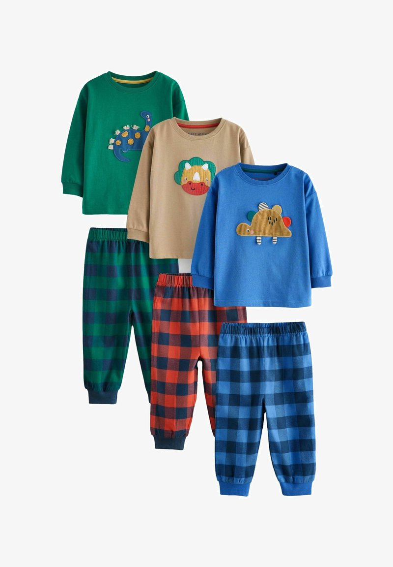 Quatre ensembles de pyjamas pour enfants : des hauts en coton vert, beige et bleu, chacun orné d'une broderie d'animaux unique ; des bas à carreaux dans des couleurs assorties.