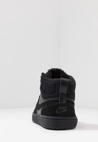 Nike Sportswear COURT BOROUGH MID 2 BOOT WINTERIZED - Höga sneakers - black/white