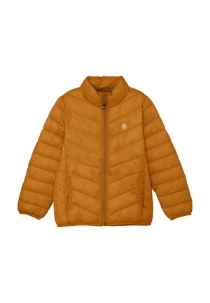 Varm, senapsgul puffjacka med hög krage, diagonalt quiltat mönster, framtida dragkedja och en logotyp på bröstet.
