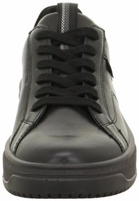 Baskets en cuir noir avec une texture lisse, bout rond, lacets noirs et un accent gris sur la languette. Semelle en caoutchouc légère.