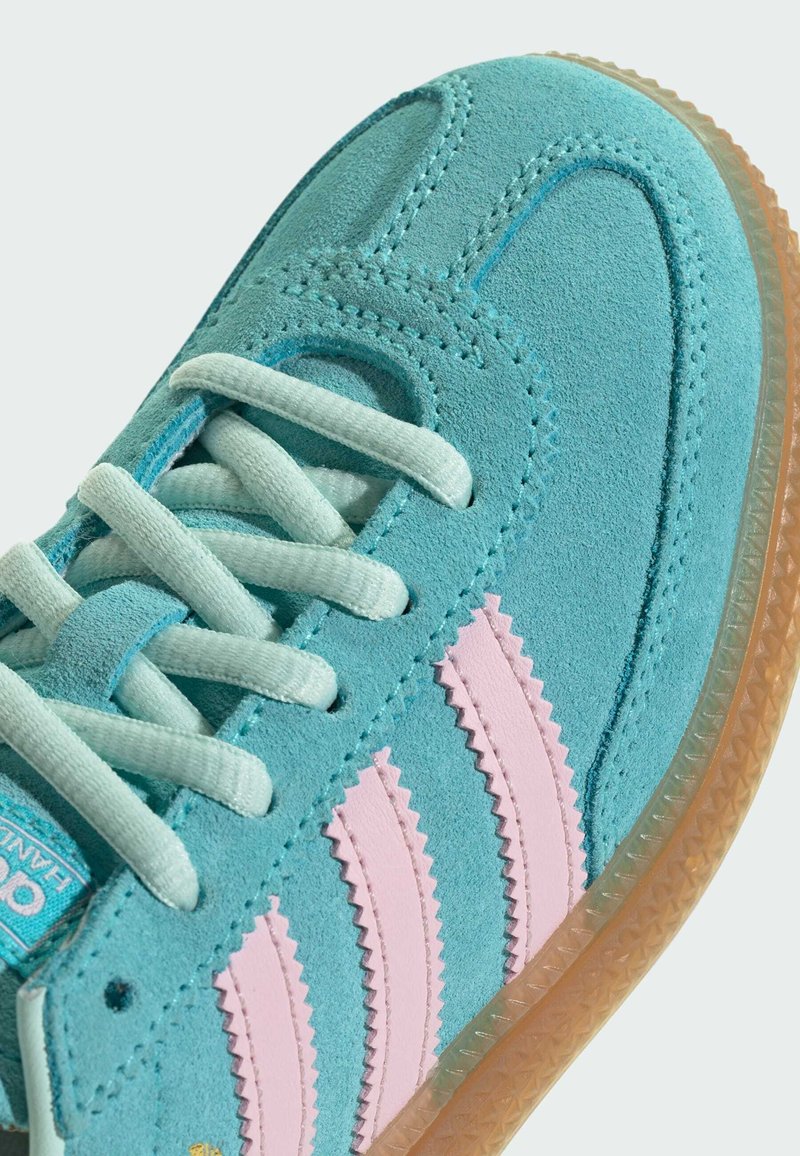 adidas gazelle silver green womens adidas Rivalry Low