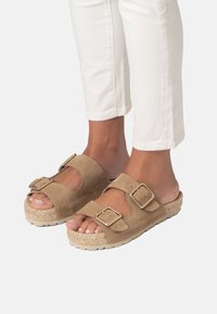 FRED MARTIN COLLECTION NICE - Slip-on sandaler - fungo