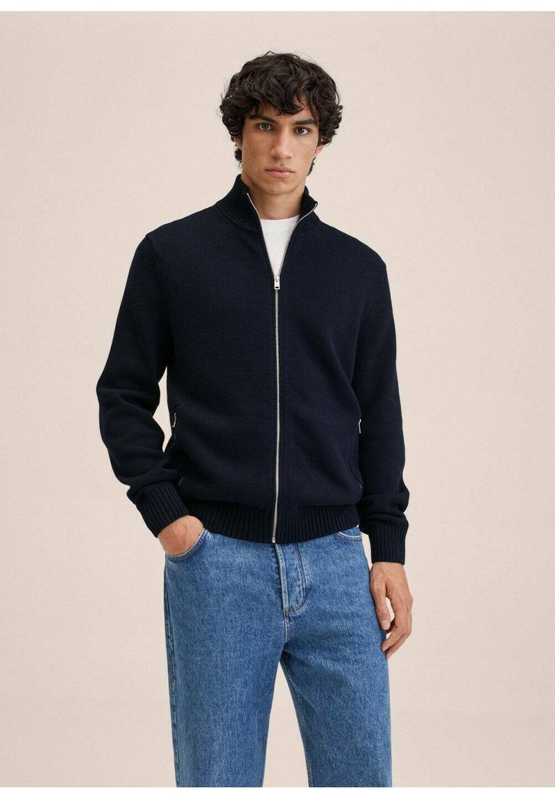 Herren Strickjacken | Mango BINGER Strickjacke navy/royal - SZ24929 Herren Strickjacken | Mango BINGER Strickjacke navy/royal - SZ24929