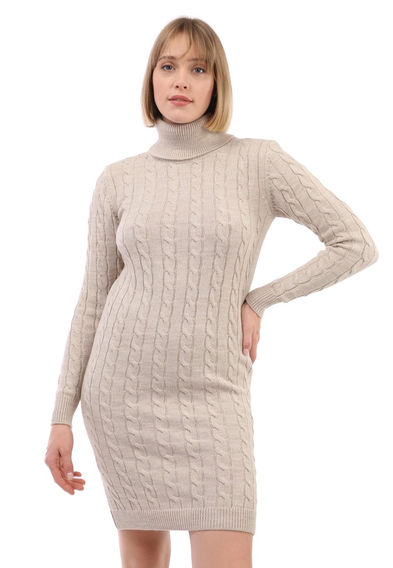 Beiges Strickkleid mit hohem Rollkragen, langen Ärmeln und geripptem Saum. Die strukturierte Musterung erzeugt einen schichtigen Look.