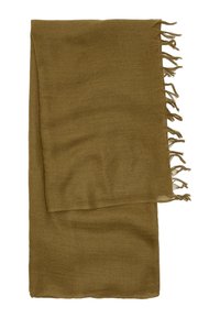Oliwkowy szal wykonany z miękkiej, teksturowanej tkaniny; ma postrzępione krawędzie oraz subtelny wzór w jodełkę.