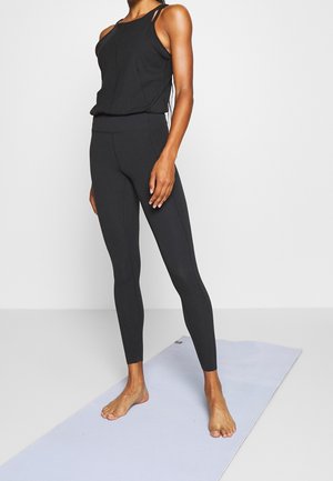 tanssihaalari - black