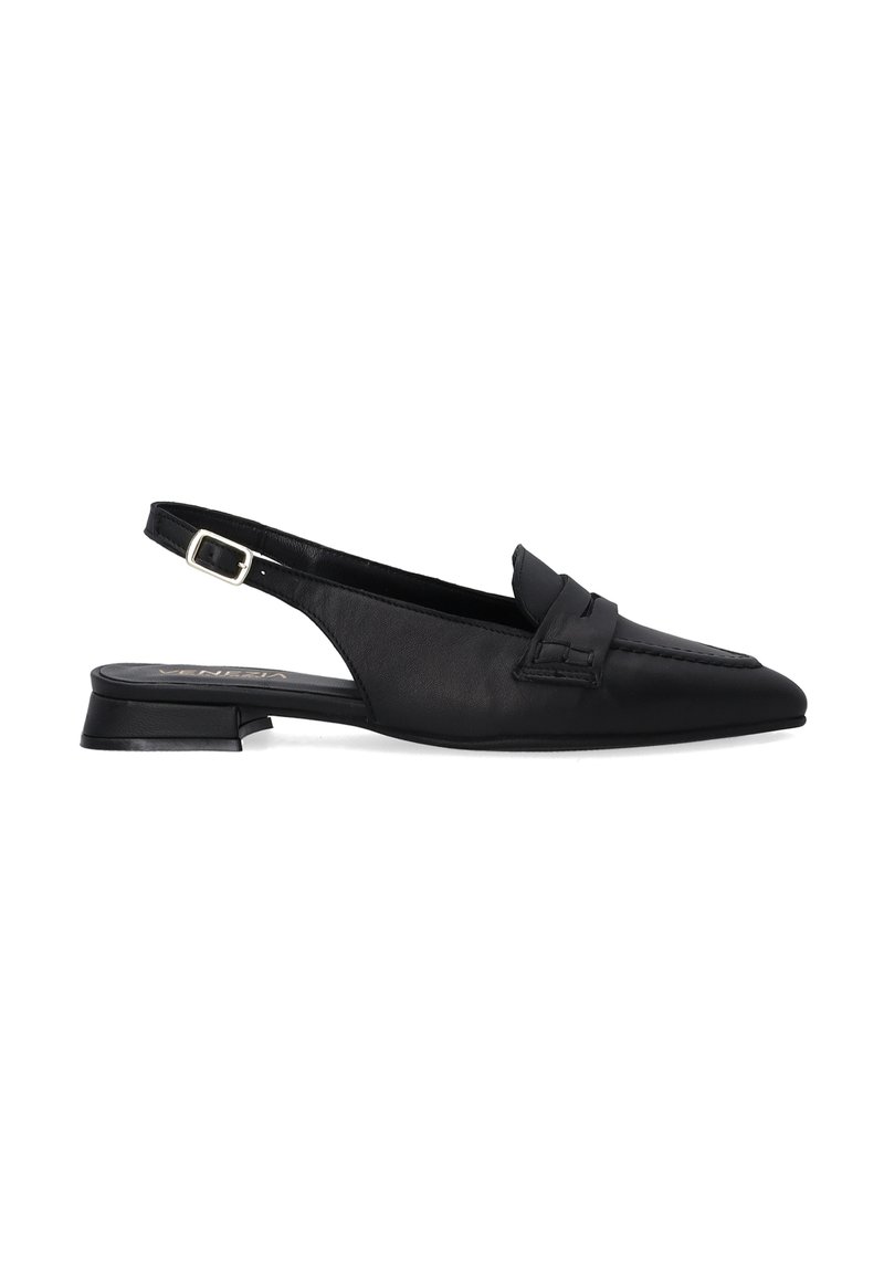 Czarne skórzane buty na odkrytej pięcie z wydłużonym noskiem, niskim obcasem w kształcie bloku oraz ozdobnym wiązaniu z przodu. Gładka tekstura, minimalistyczny design.