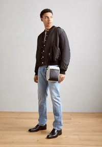 bugatti SHOULDERBAG SMALL - Bandolera - light grey