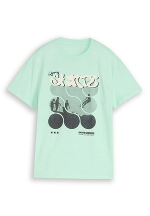 Mintgroen T-shirt met de tekst "Let's Skate" en zwarte silhouetten van mensen die skateboarden binnen cirkelvormige vormen. Tekst "Skate Session Ongoing" eronder.