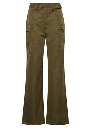 Pantalons cargo vert olive avec taille haute, jambes larges, plusieurs poches latérales et accents en métal sur la ceinture.