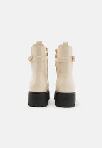 Guess VAIRES - Bottines à plateau - cream
