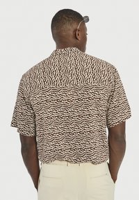 Redefined Rebel REMY SHIRT - Camisa - brown