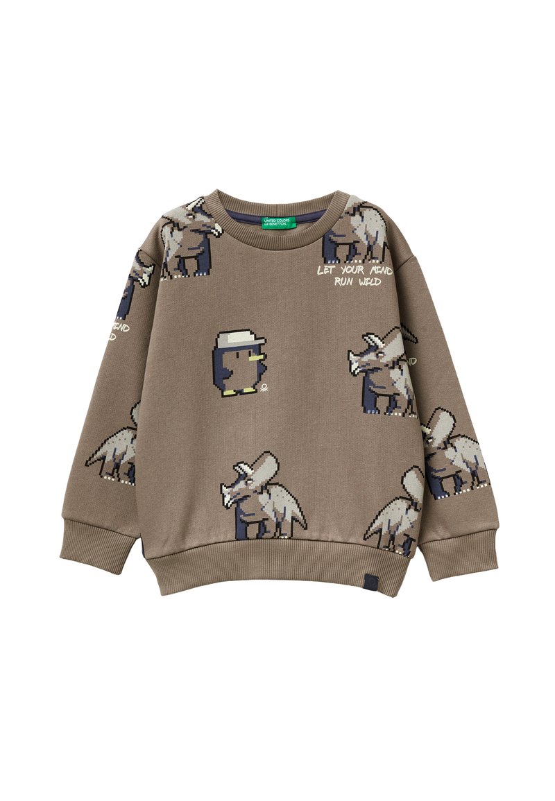 Sudadera marrón con arte pixelado de un pájaro y un triceratops. Texto "DEJA QUE TU MENTE VUELE LIBRE" impreso. Puños y dobladillo acanalados. Material suave.