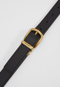 COACH Ζώνη - black/saddle