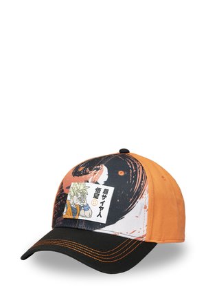 Casquette de baseball avec visière noire, panneaux orange et patch de Dragon Ball Goku avec du texte japonais sur le panneau avant.