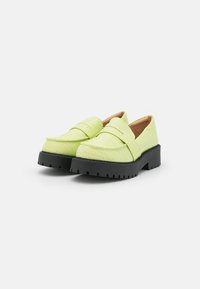 Monki Sapatos sem atacadores - green
